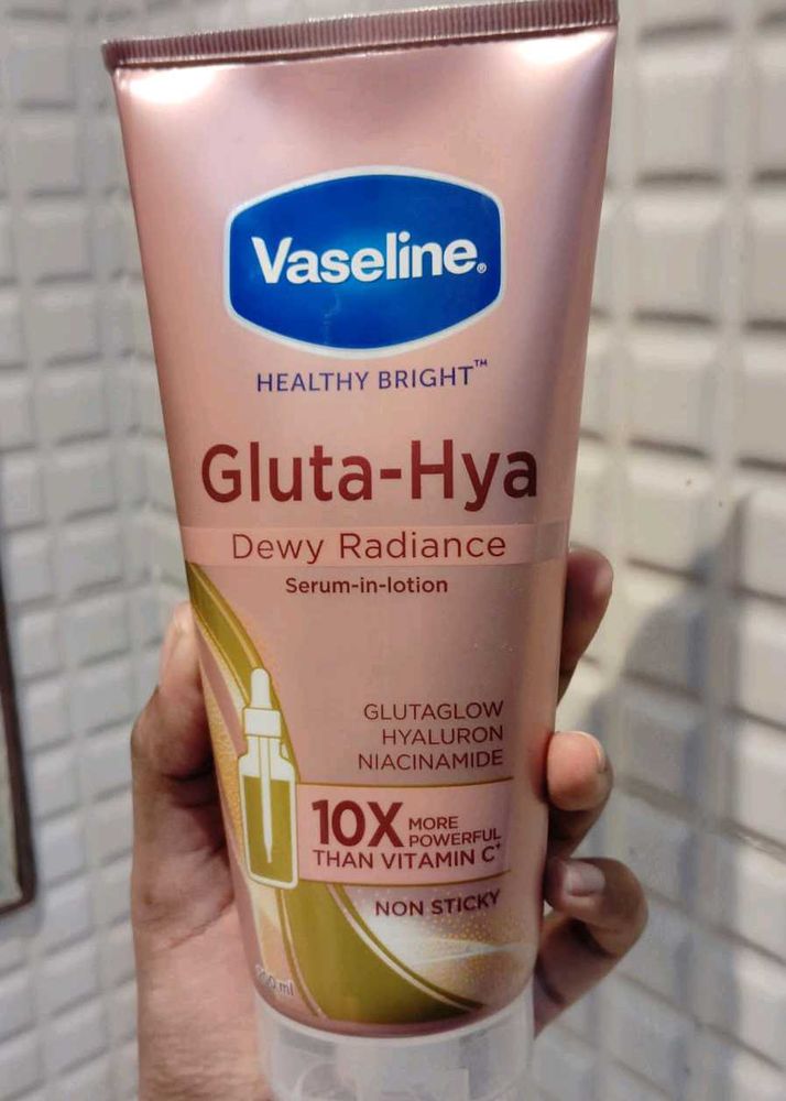 Vaseline Healthy Bright Gluta-Hya Serum-in-lotion