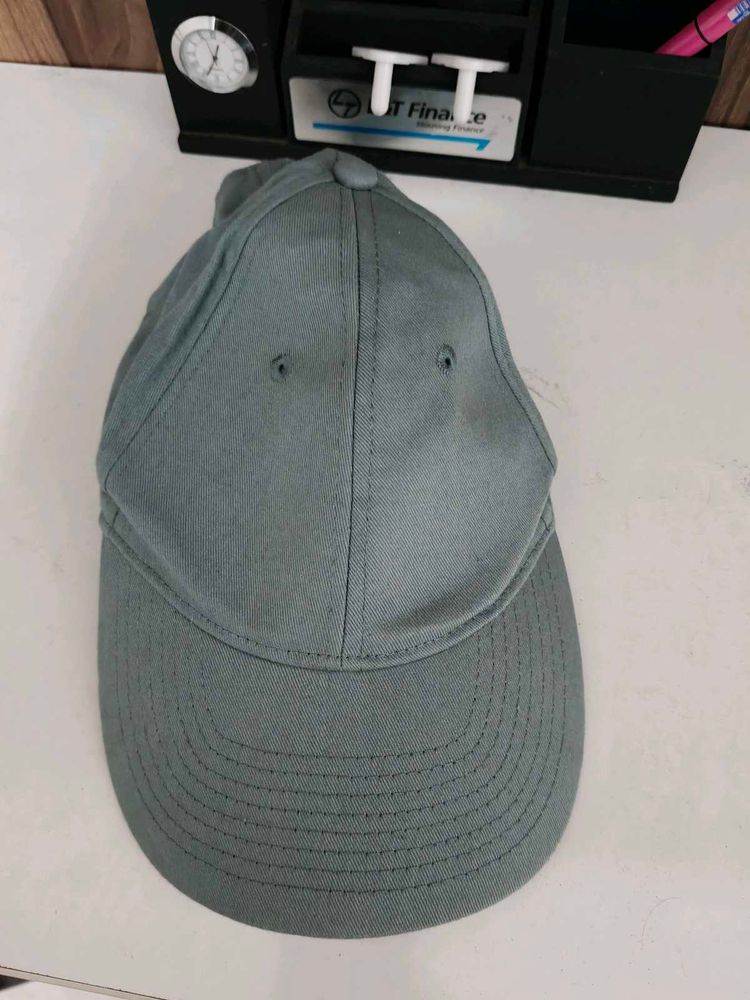 Stylish Grey Baseball Cap