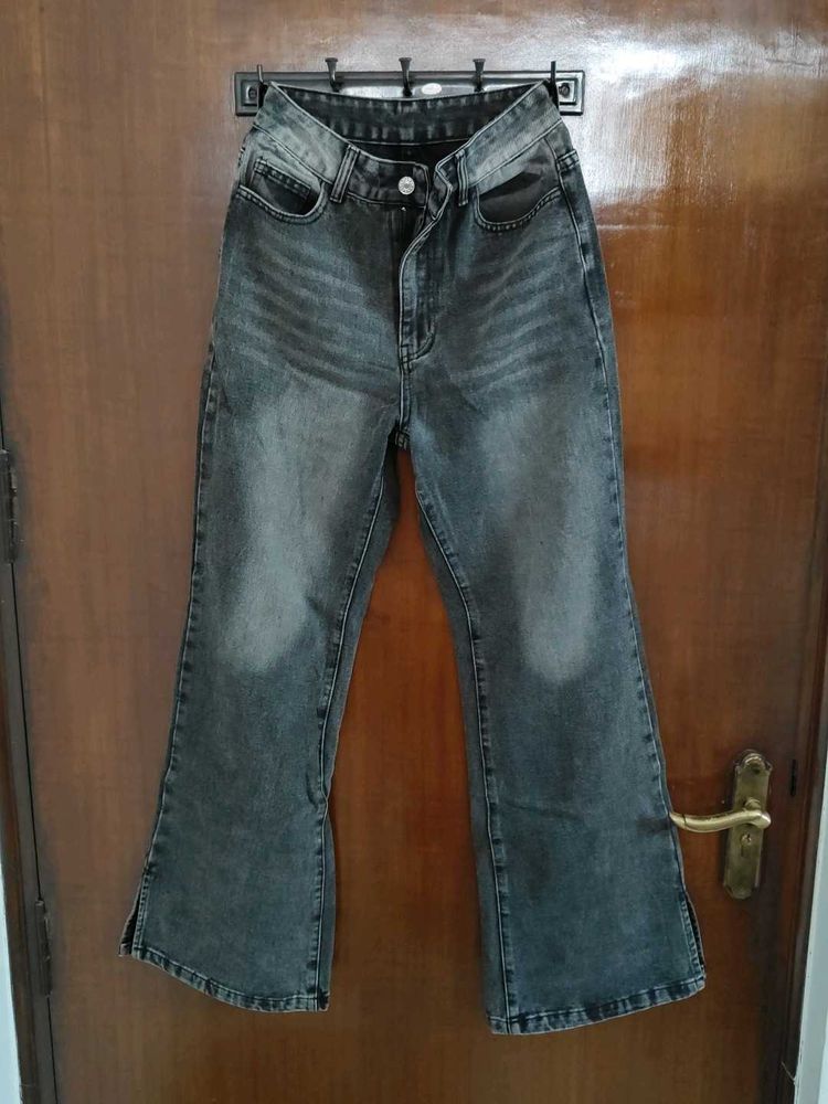 Urbanic Small Side Slit Flared Jeans