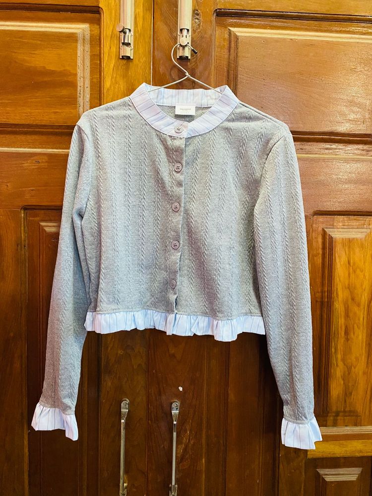 Chic Gray Cropped Cardigan