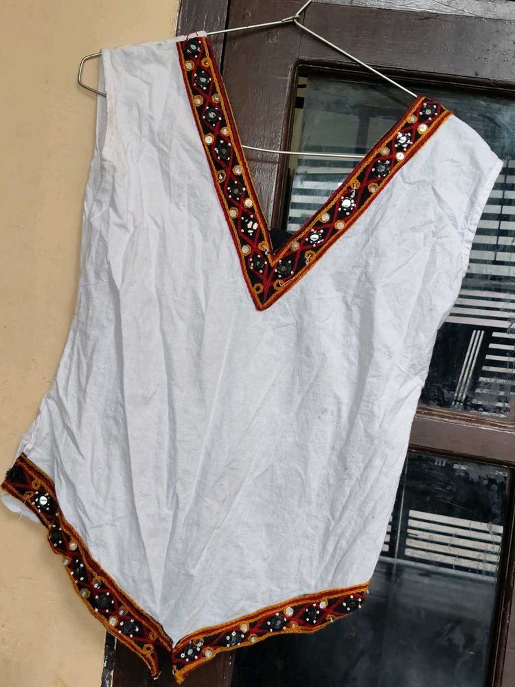 Embellished V-Neck Sleeveless White Blouse