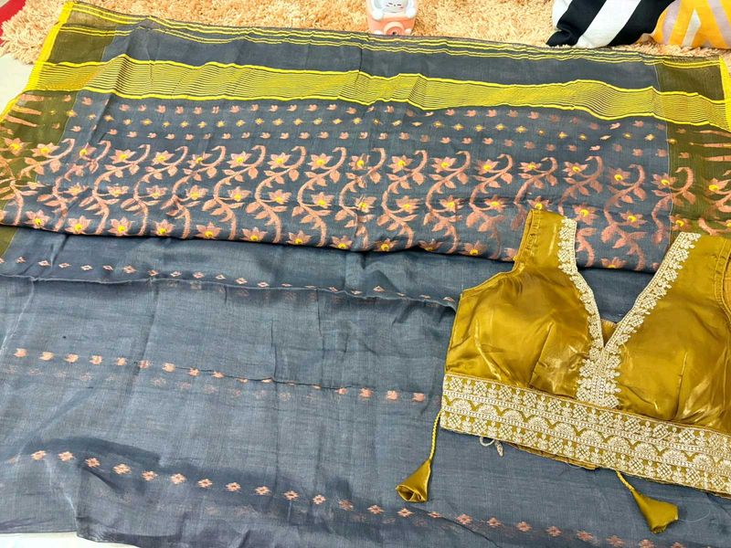 Elegant Grey Dhakai Jamdani Saree only
