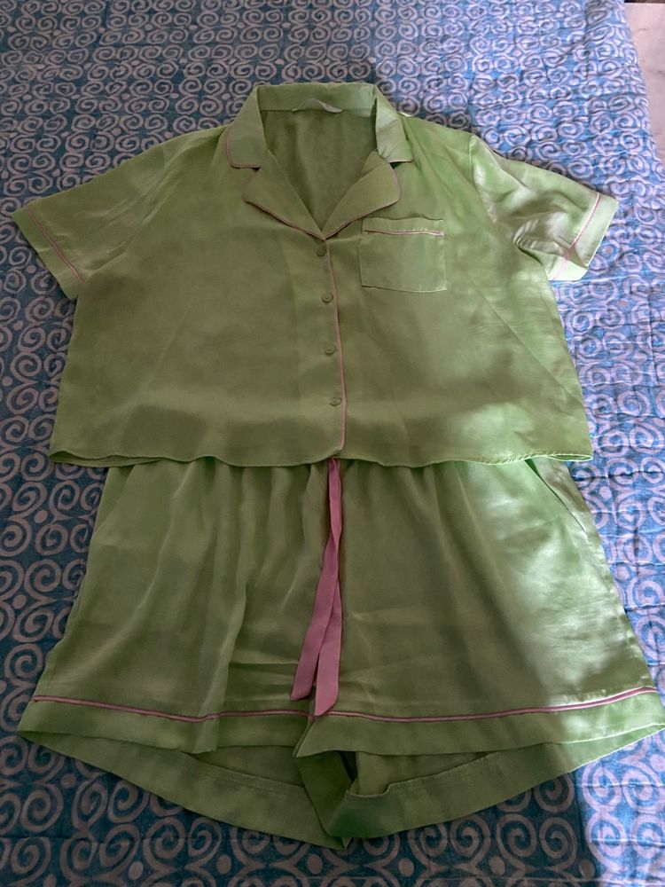 Primark London Lightweight night suit Set