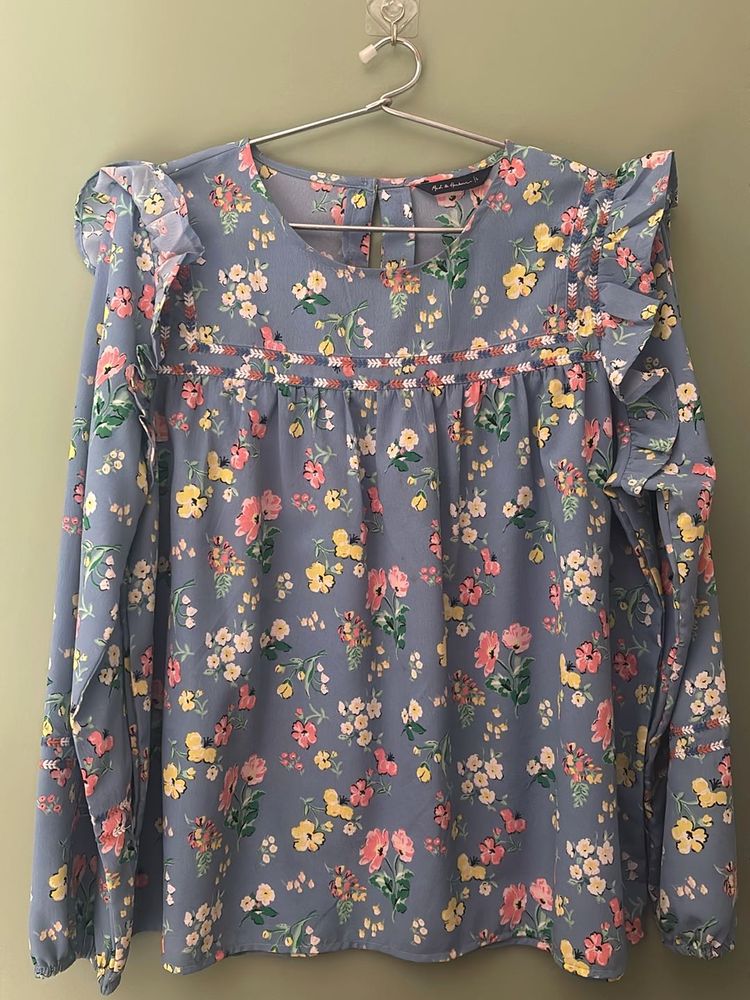 Chic Blue Floral Print Top