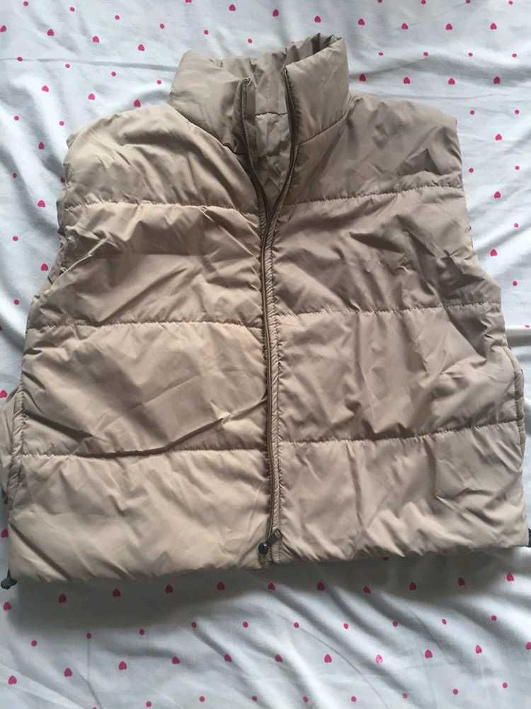 Korean beige cut sleeve puffer crop jacket