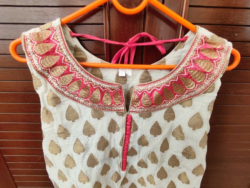 Embroidered Ethnic Kurta Set with churidar and mat
