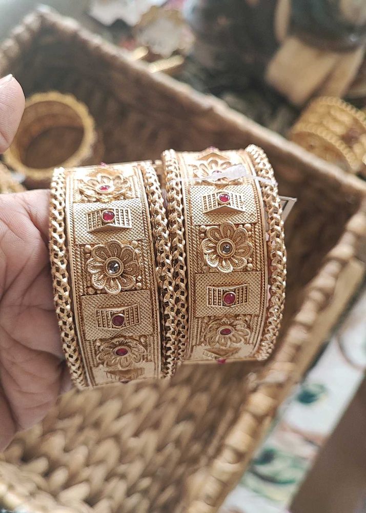Exquisite Gold Bangles with Gemstones