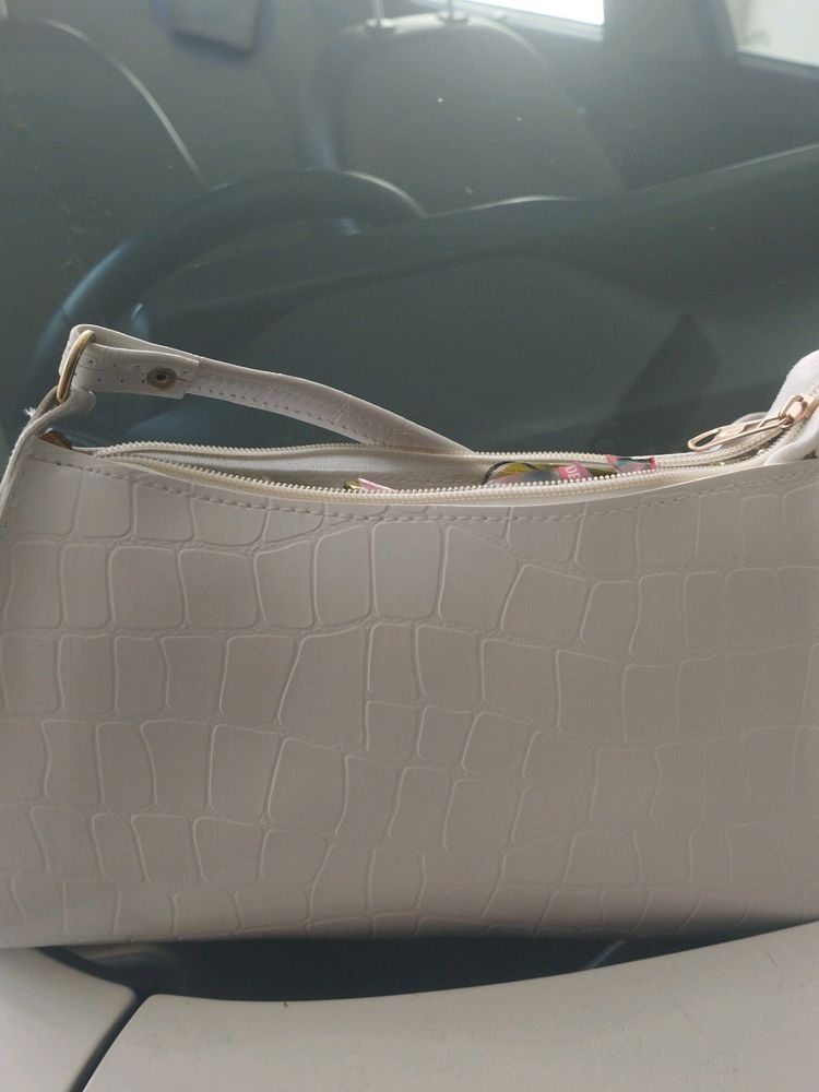 Trendy Attractive White Sling Purse