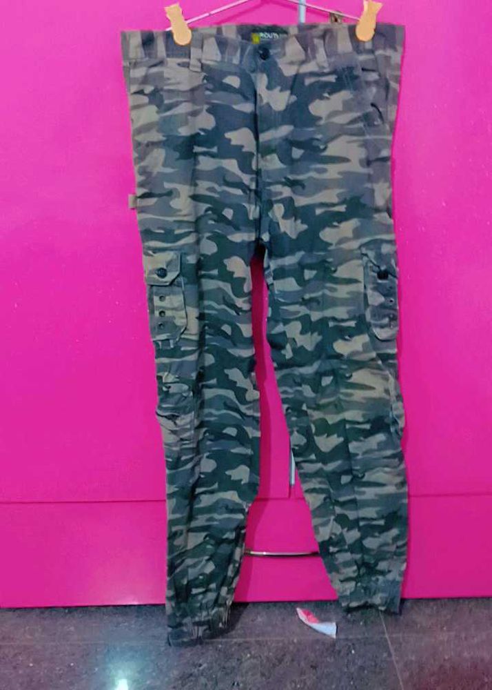Route 66 Camo Shorts - Size 36