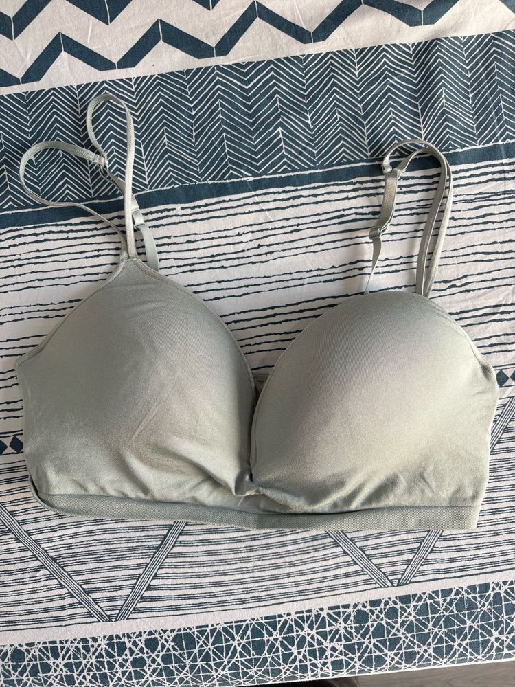 H&amp;M Luxe Sea foam ribbed Push up bra
