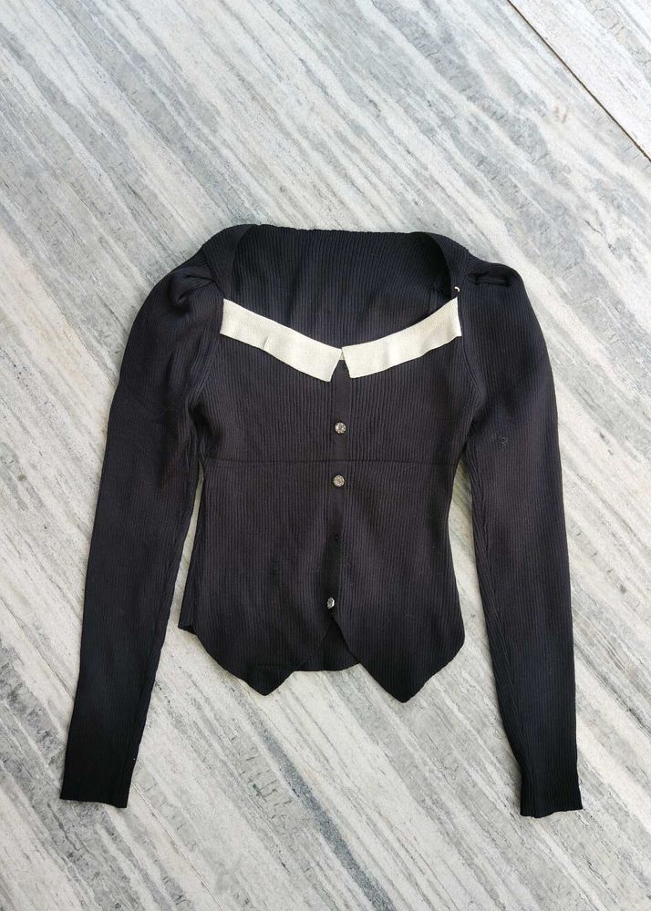 Black Cardigan Top can be paired with long skirt