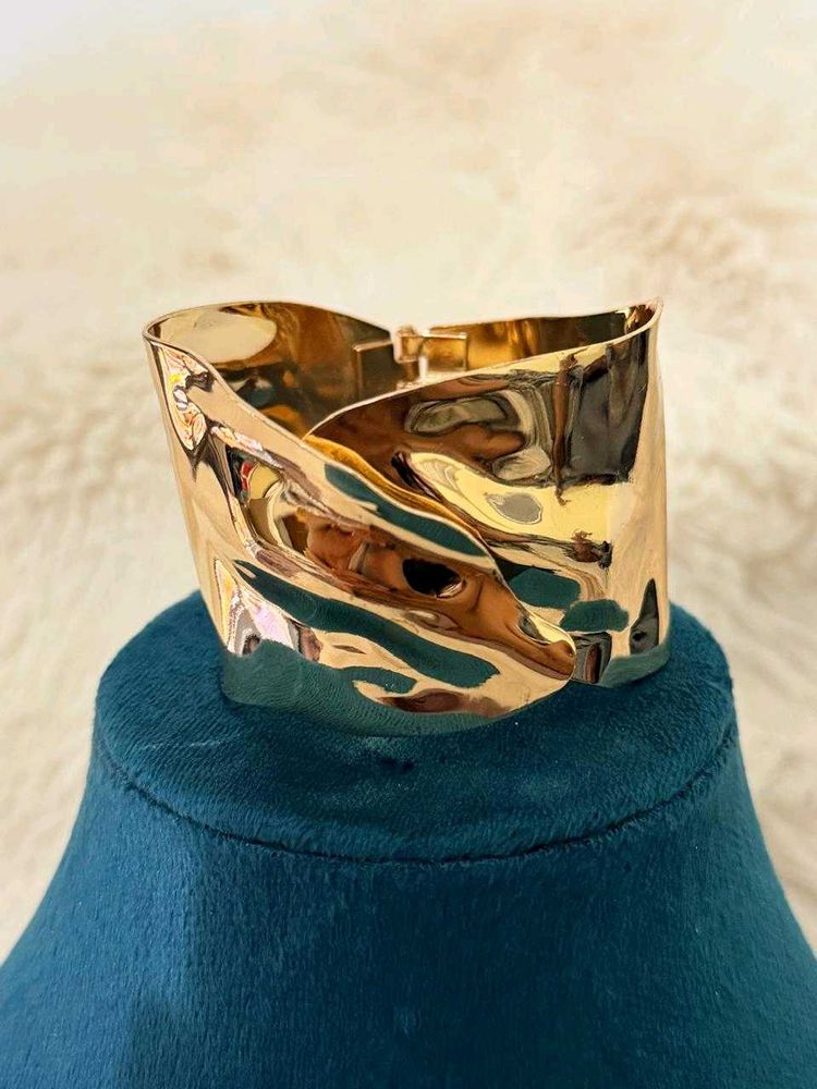 ✨️Premium Gold Statement Wide Cuff✨️