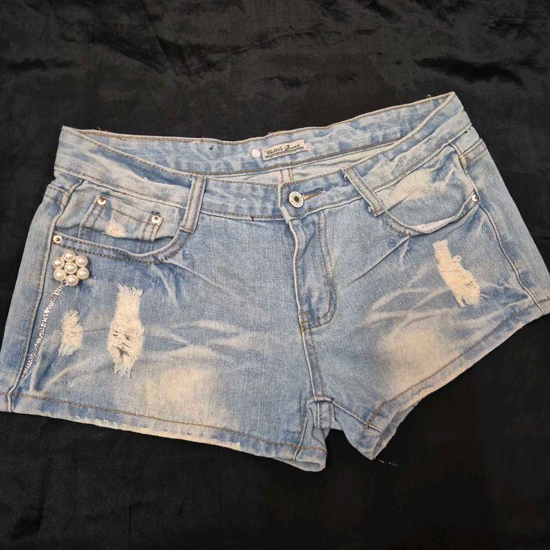 low waist Distressed Denim Shorts with Pearls
