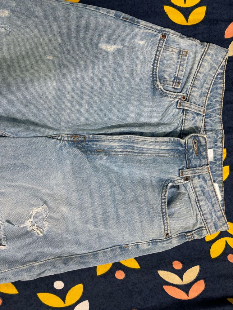 divided by H&amp;M Light Wash Distressed Jeans