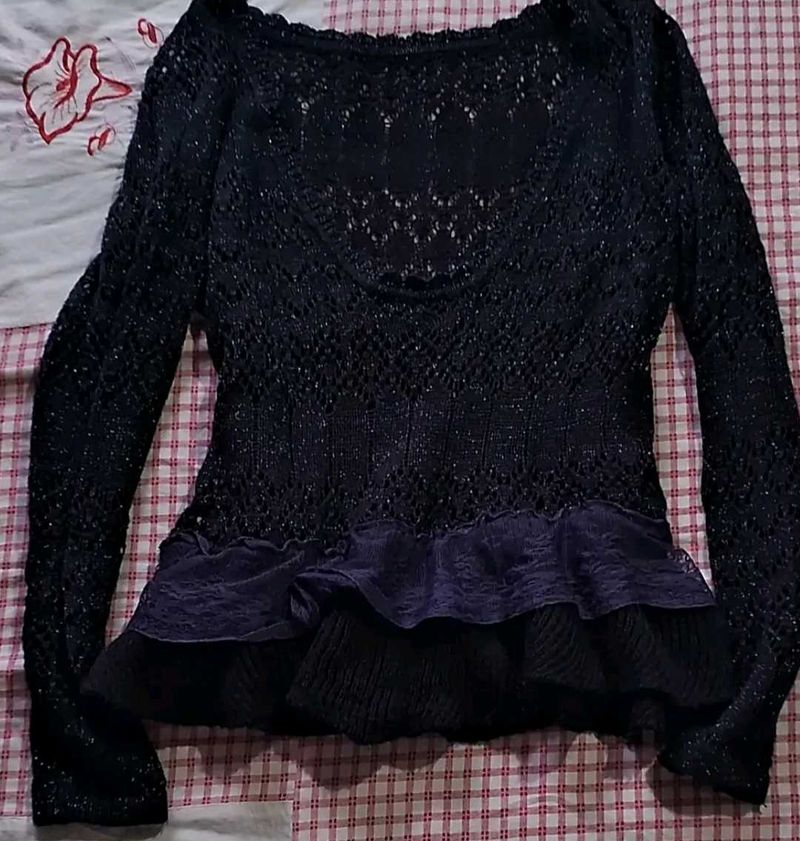 Elegant Black Knitted Top with Ruffle Detail