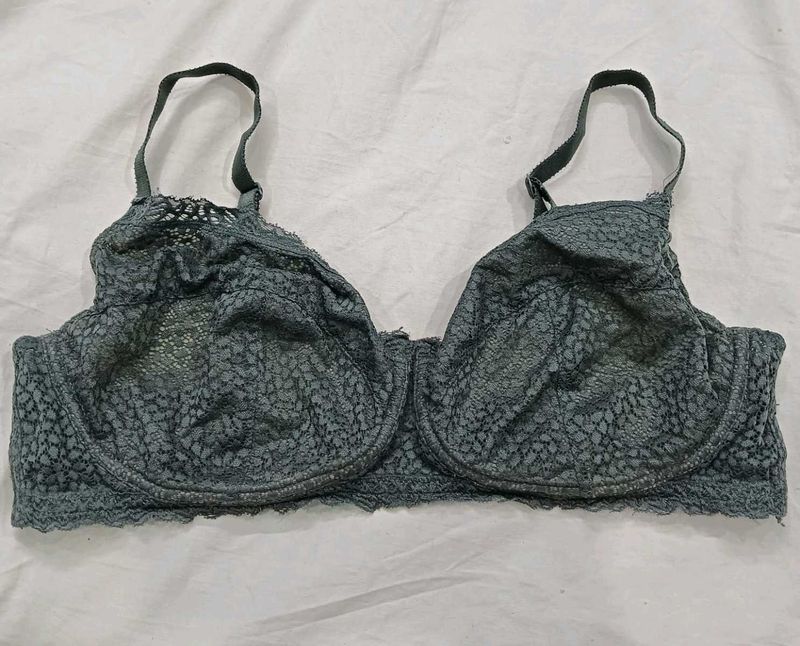 🪔 Lace Detail Underwire Bra