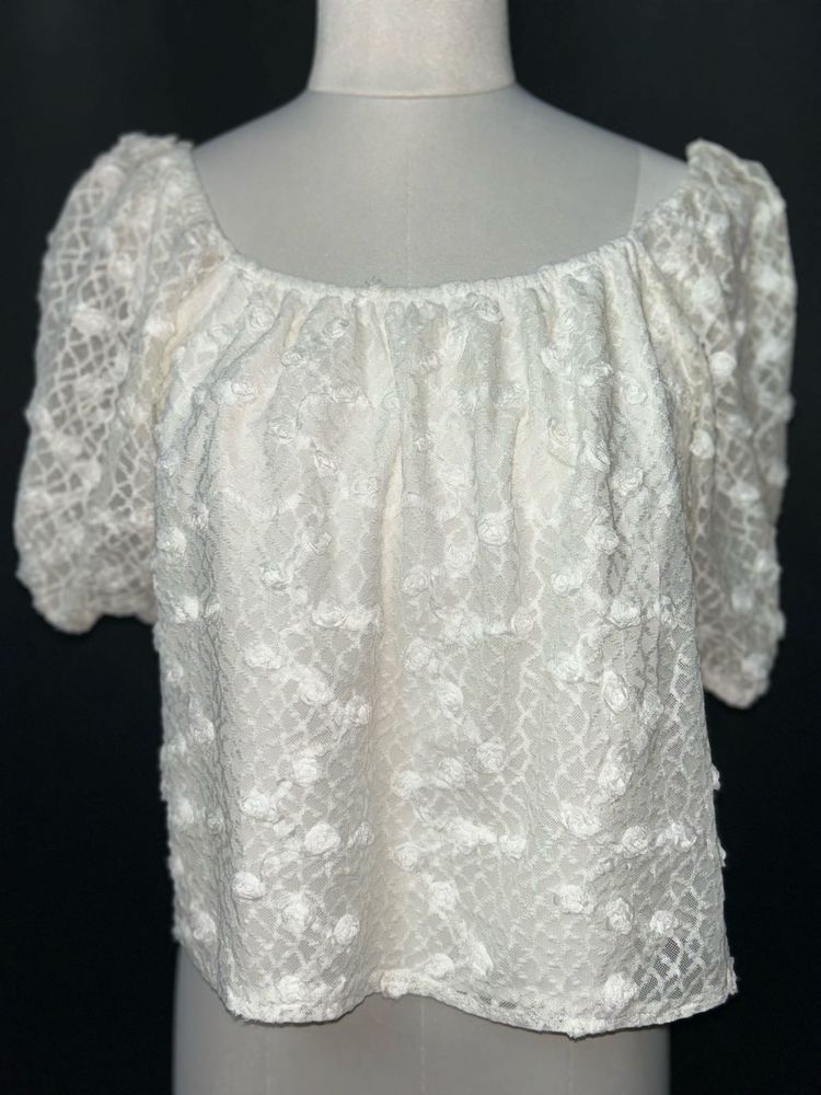 Chic Off-Shoulder Lace Top
