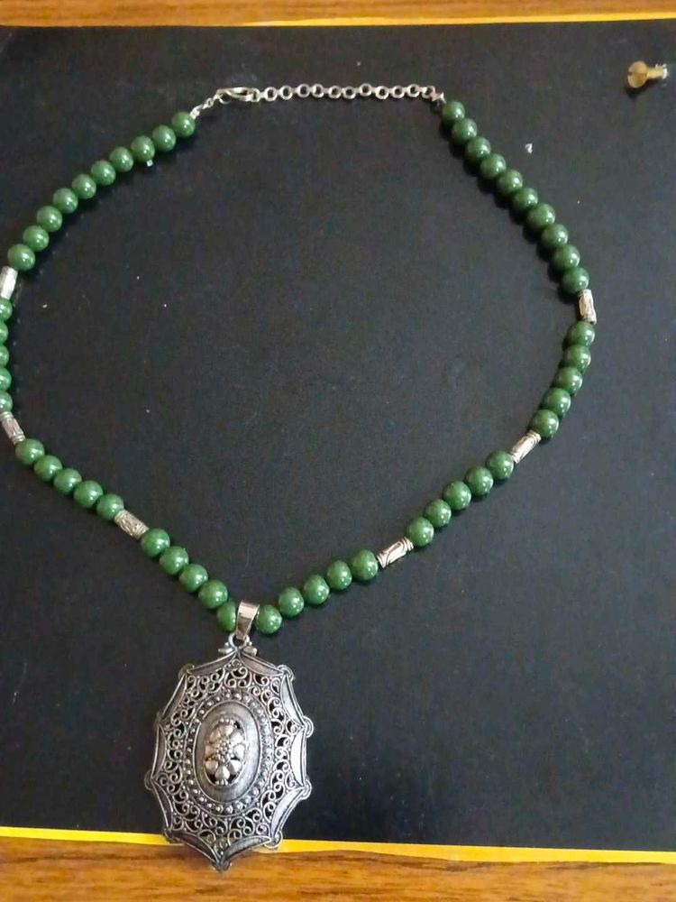 Elegant Green Beaded Necklace