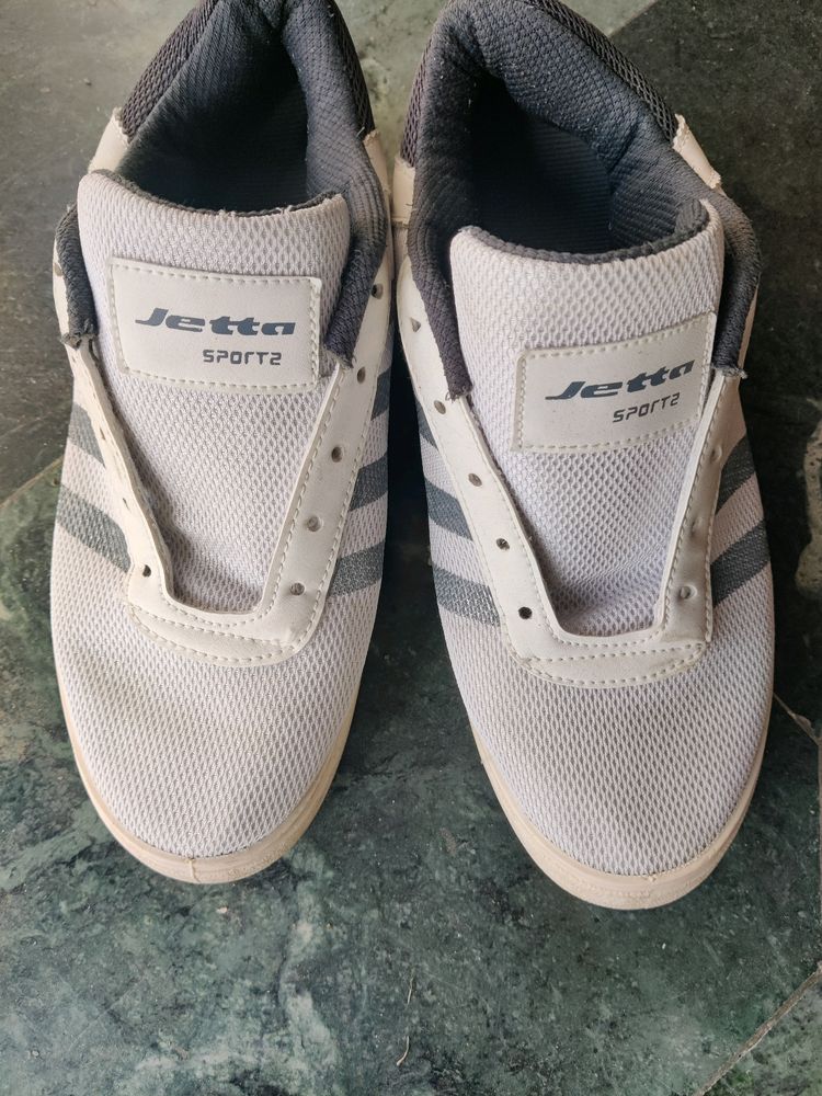 Sports Shoes UK 8