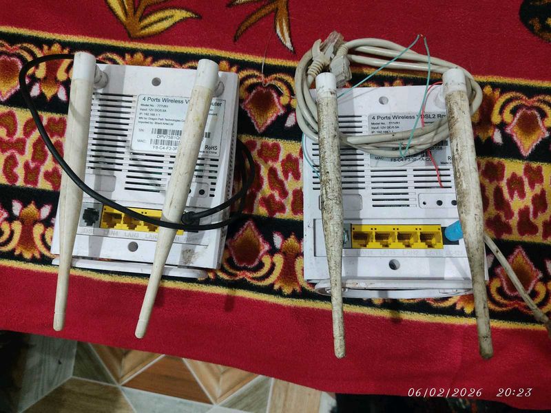 Wireless Router or wifi extender
