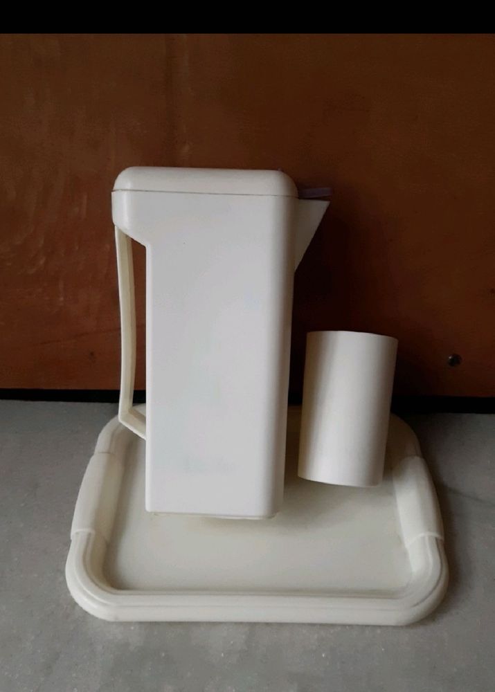 Glass jug and tray utilities