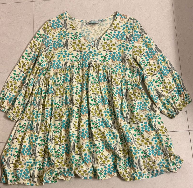 Flowy Floral Print V-Neck Tunic Top