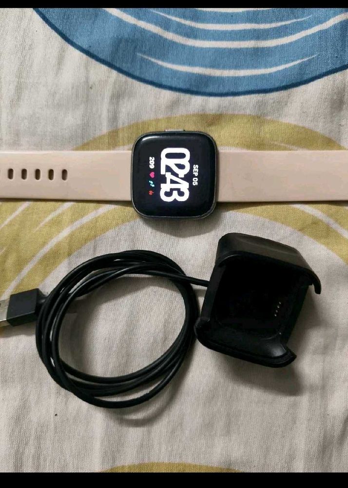 Fitbit Versa 2 Amoled Smartwatch with Charger
