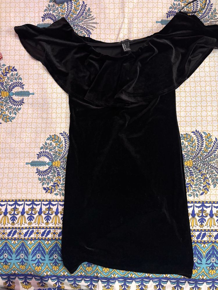 Black Velvet Off-Shoulder Dress