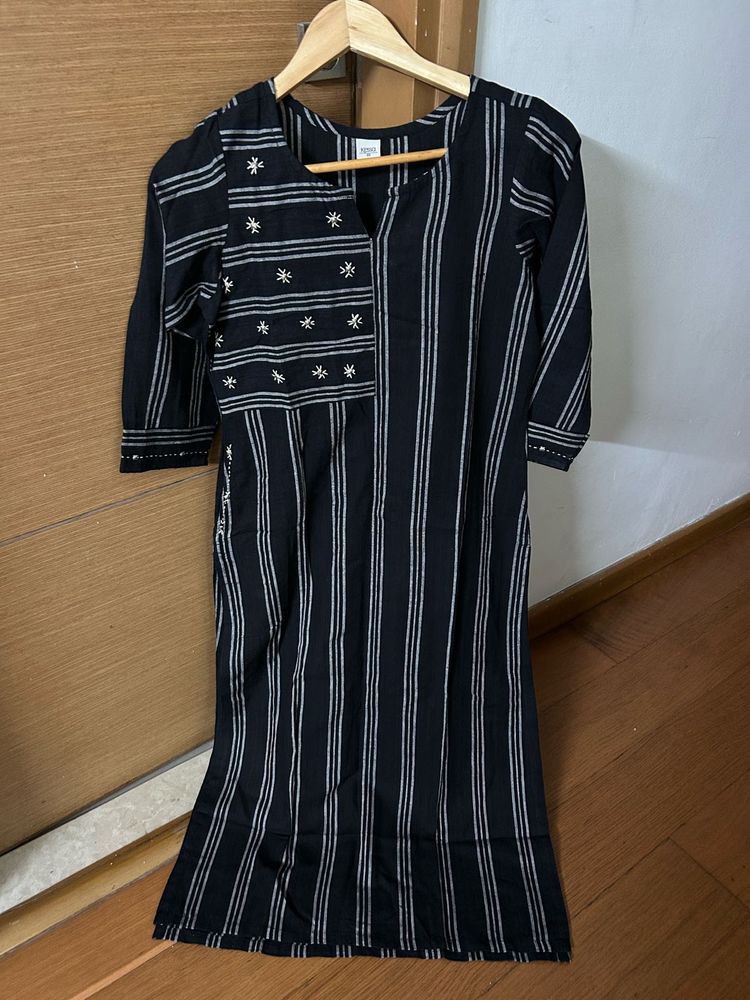 Unused Striped Black Kurta