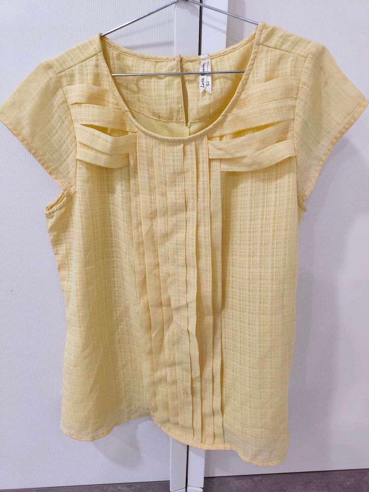 Chic Yellow Short Sleeve Top