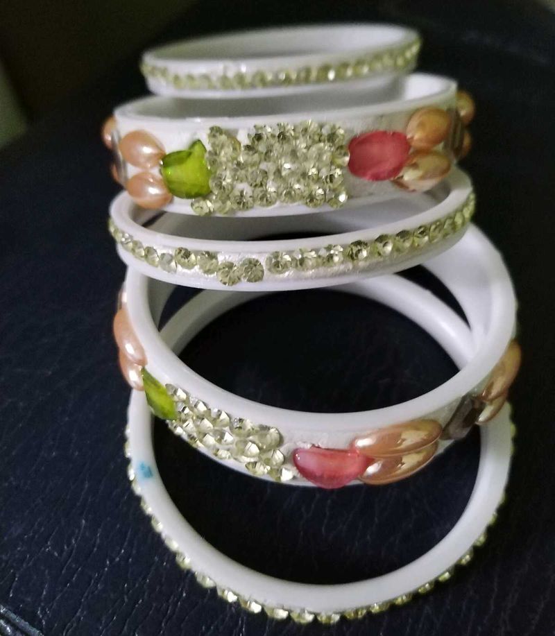 White &amp; Stone Bangles (Set of 4)