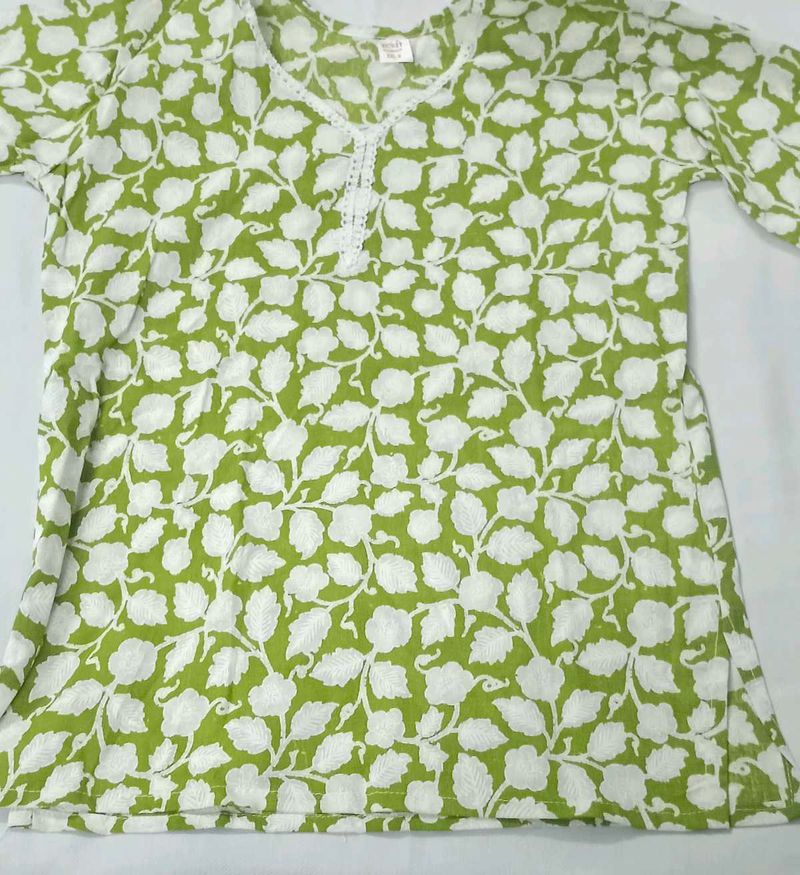 Short Green Floral Embroidered Kurta