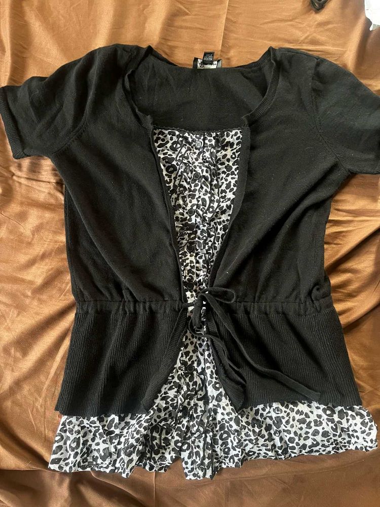 Chic Black Cardigan with Leopard Print