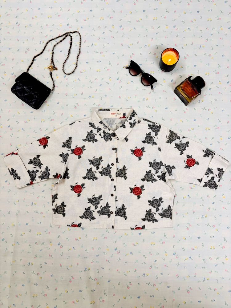 White Rose Print Cropped Shirt