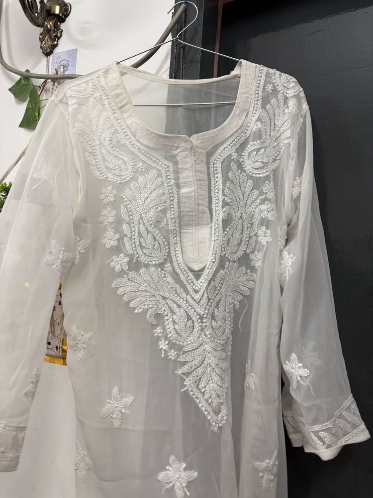 Elegant White Chikankari Kurta