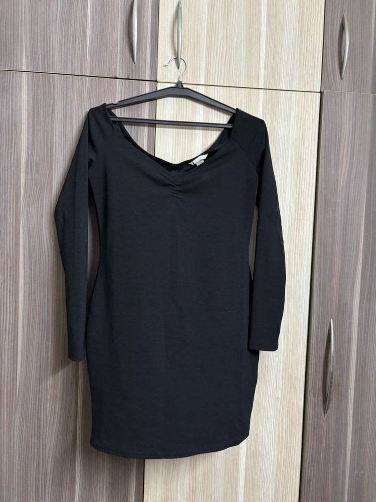 34 H&amp;M OFF SHOULDER DRESS
