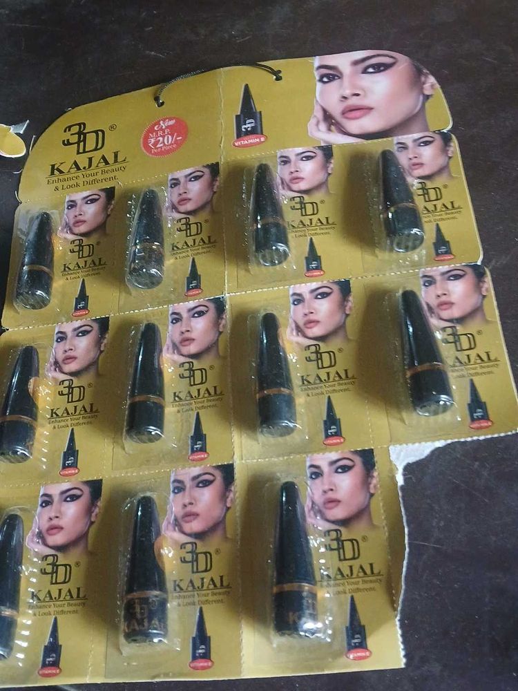 11 piece of 3d kajal stick