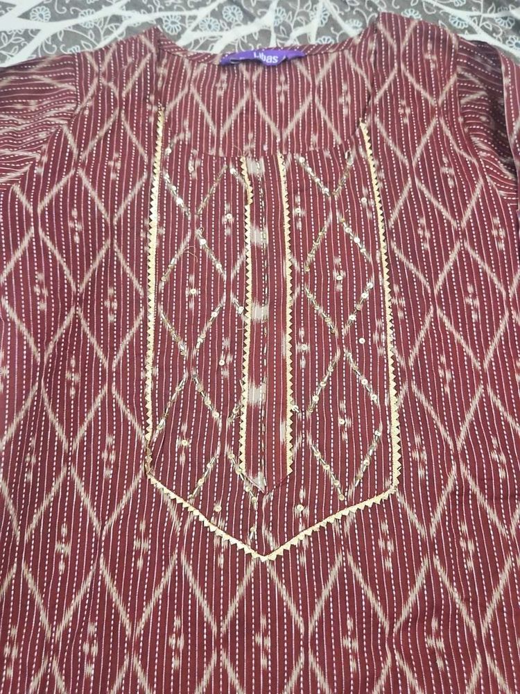 Maroon Ethnic Kurta with Embellis Pillzo Set Wit