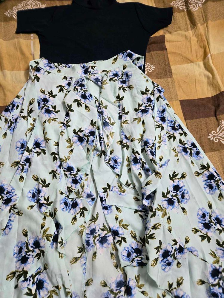 Ruffled pant (skirt flare) with navy top