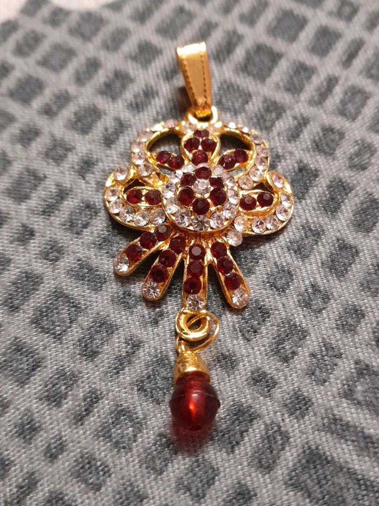 Vintage Gold &amp; Red Pendant