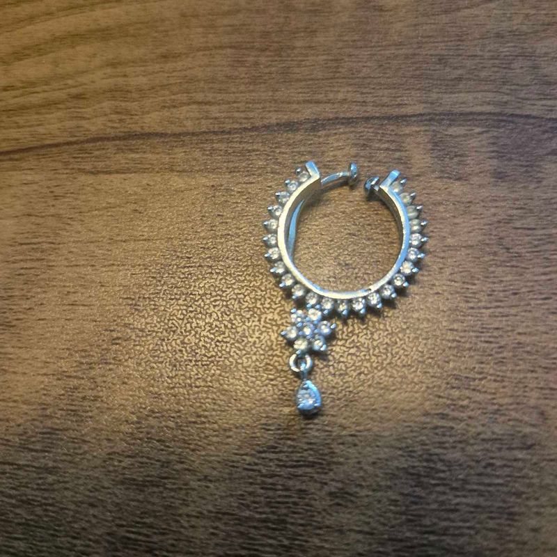 Sparkling Nose Pin