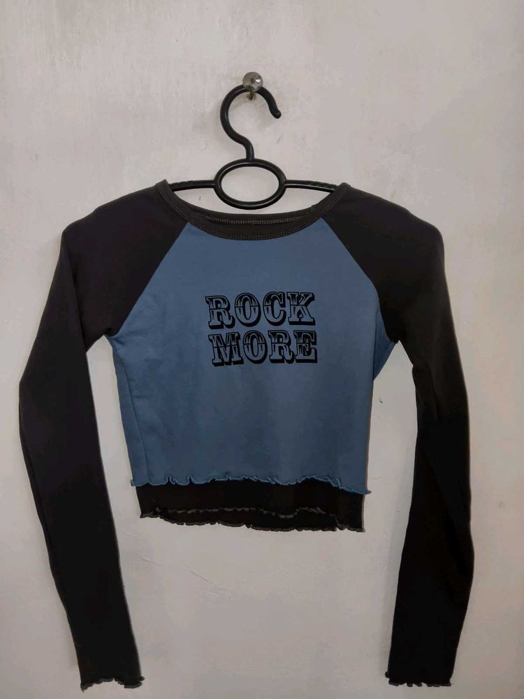 Graphic Print Cropped Long Sleeve Top