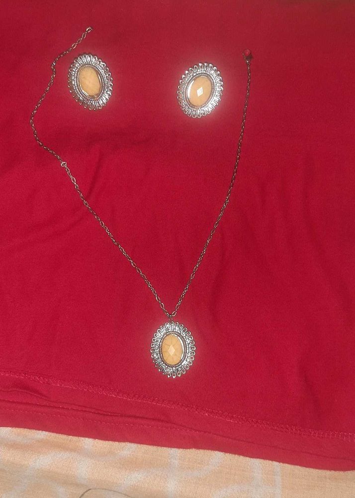 Elegant Pendant Necklace and Earrings Set