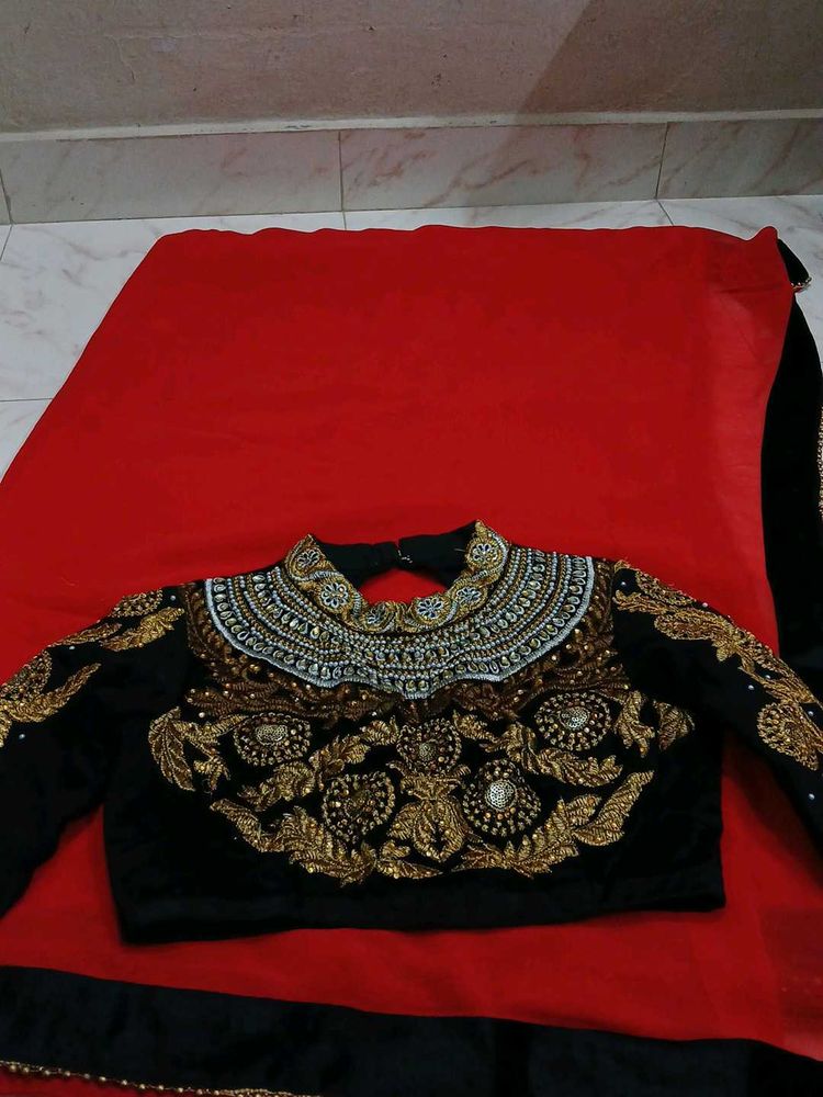 Saree With Velvet Border And Blouse