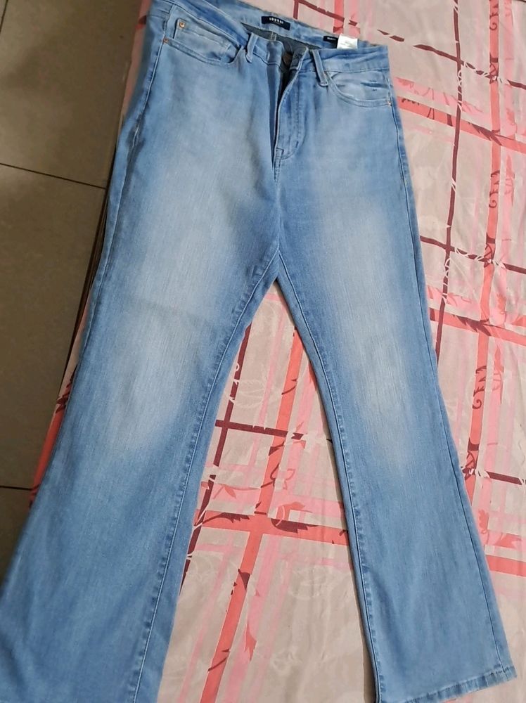 Brand : Spykar High Rise Bootcut Ankle Length , Waist Size : 30 , Perfect Length For People Between 5.2 to 5.4
