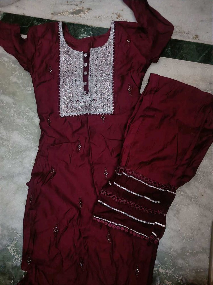 Maroon Kurta Set with Intricate Embellishm