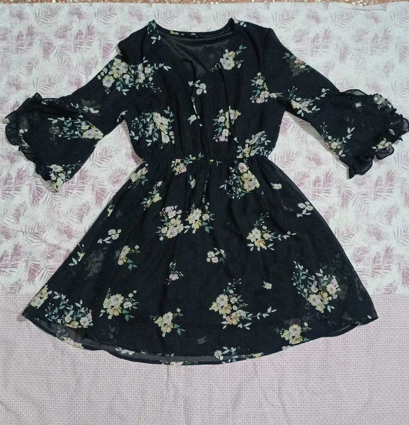 Chic Black Floral Midi Dress