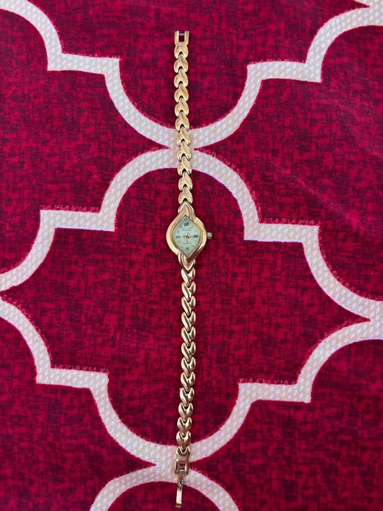 Elegant Gold-Tone Women's Watch