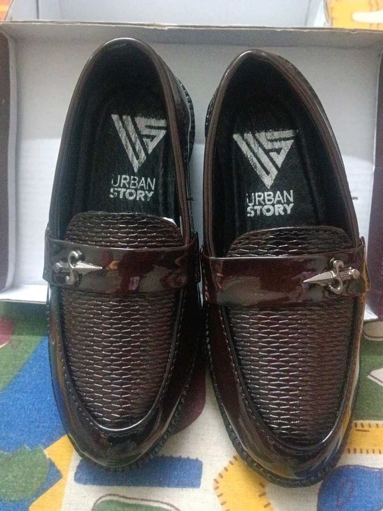 BRAND NEW  Brown Loafers
