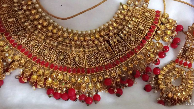 Elegant Gold &amp; Red Kundan Necklace Set